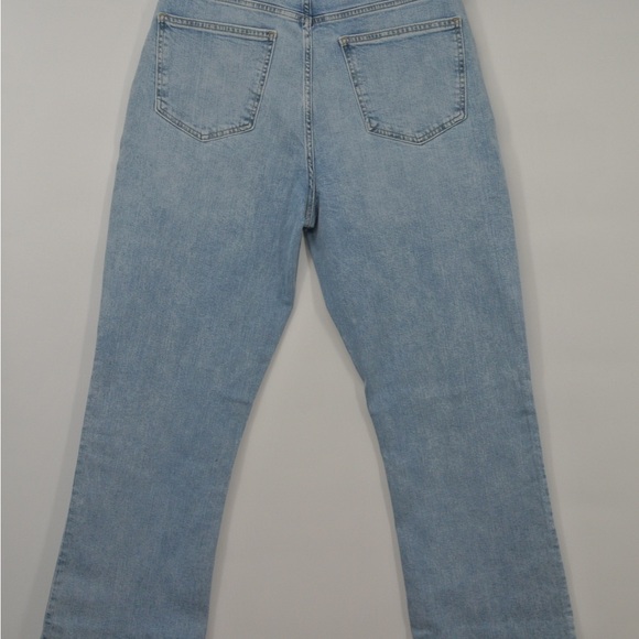 GAP Women's ✨NWT✨ Kick Fit 🩵 High Rise Jeans - Light Denim - Picture 5 of 8
